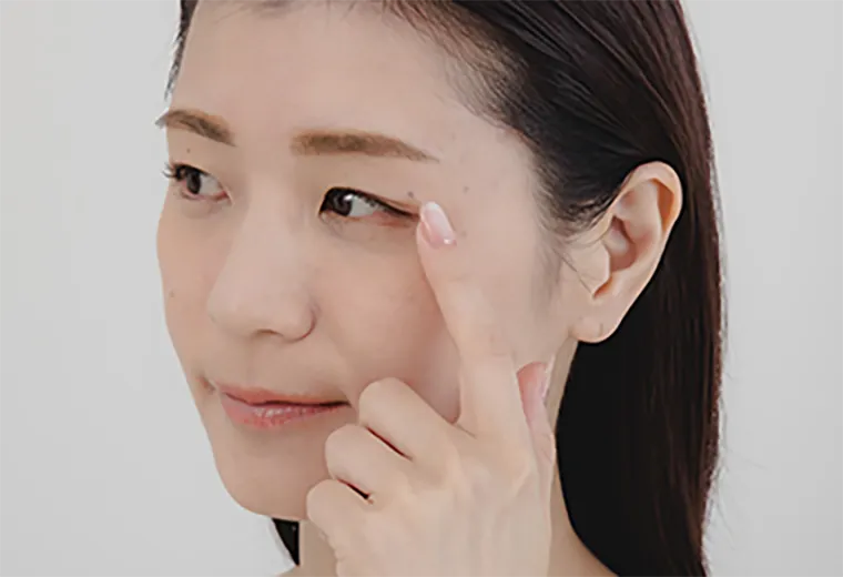 気になる部位に塗布する